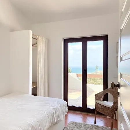 Casa Da - Beachfront Private Pool * Colares