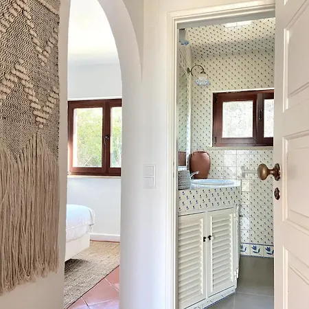 Casa Da - Beachfront Private Pool Villa Colares